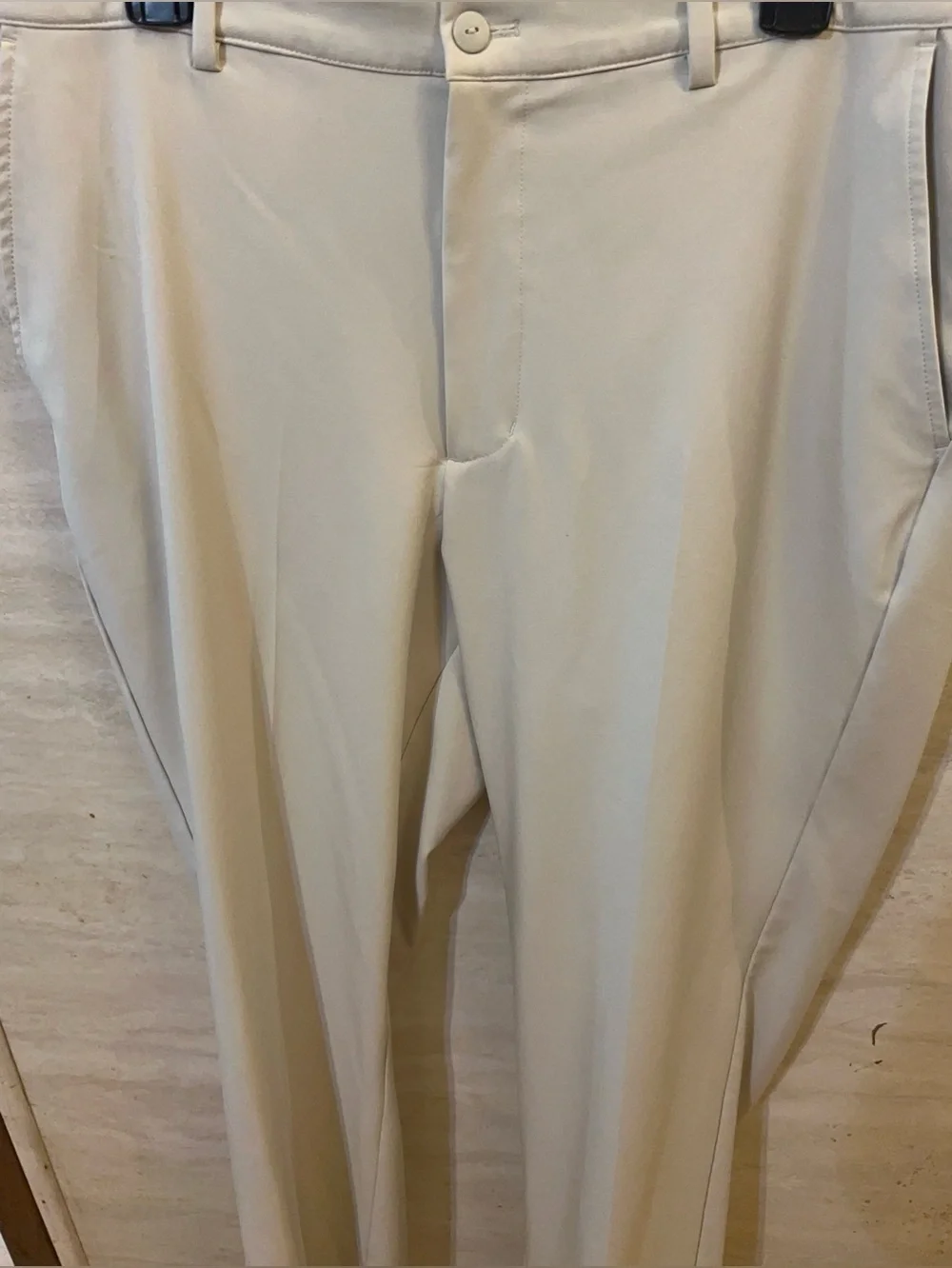 NWT- GREG NORMAN CLUBHOUSE PANT NATURAL PERFORMANCE